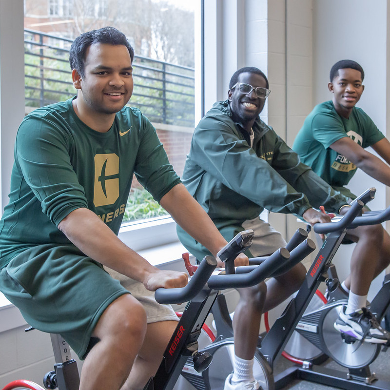 49ersGearShop's tweet photo. We don't sweat... we glow green and gold!
Check out the bookstore for new gear that is perfect for any workout
#UREC #licensing #shopclt #clt #ninerpride https://t.co/daypA8xmZU