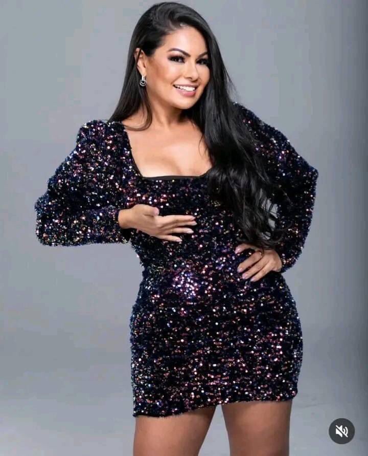 posedcelebres's tweet photo. No dia 23 de fevereiro de 2022, morria precocemente aos 43 anos, A Eterna Musa, Paulinha Abelha 🐝 https://t.co/tJVhER7XzQ