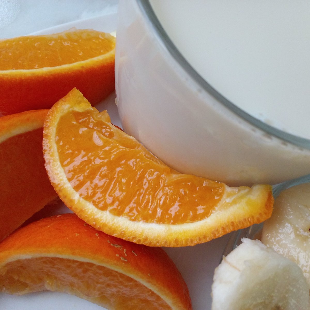 TheHealthierBee's tweet photo. #Soy #Citrus #Banana #Breakfast Blend ©2023
✅1.5 cup #Soymilk🌱
✅1 Banana🍌
✅1 peeled #Tangelo/#MinneolaOrange🍊
Blend & Enjoy!😋
Start your day the healthier way w/ this #smoothie!🥤
✅#VitaminC
✅#VitaminD
✅#Calcium
✅#Protein
#OneTweetEats
#EasyPeasy123
#Vegan
#SuperFoods https://t.co/ceuVRlmwfb