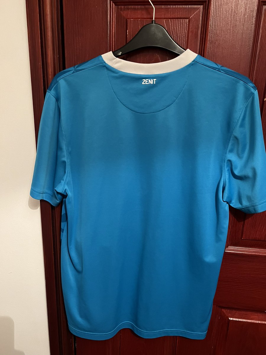 MattsFS19's tweet photo. @_FullKitWankers Zenit home
Size L
Excellent condition https://t.co/CQjr1LJoas
