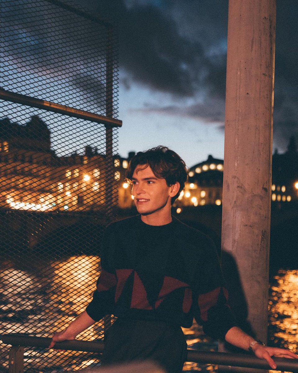 rahkeid02's tweet photo. Ils sont vraiment trop belle c'est photo de Louis https://t.co/HF9q4878cL