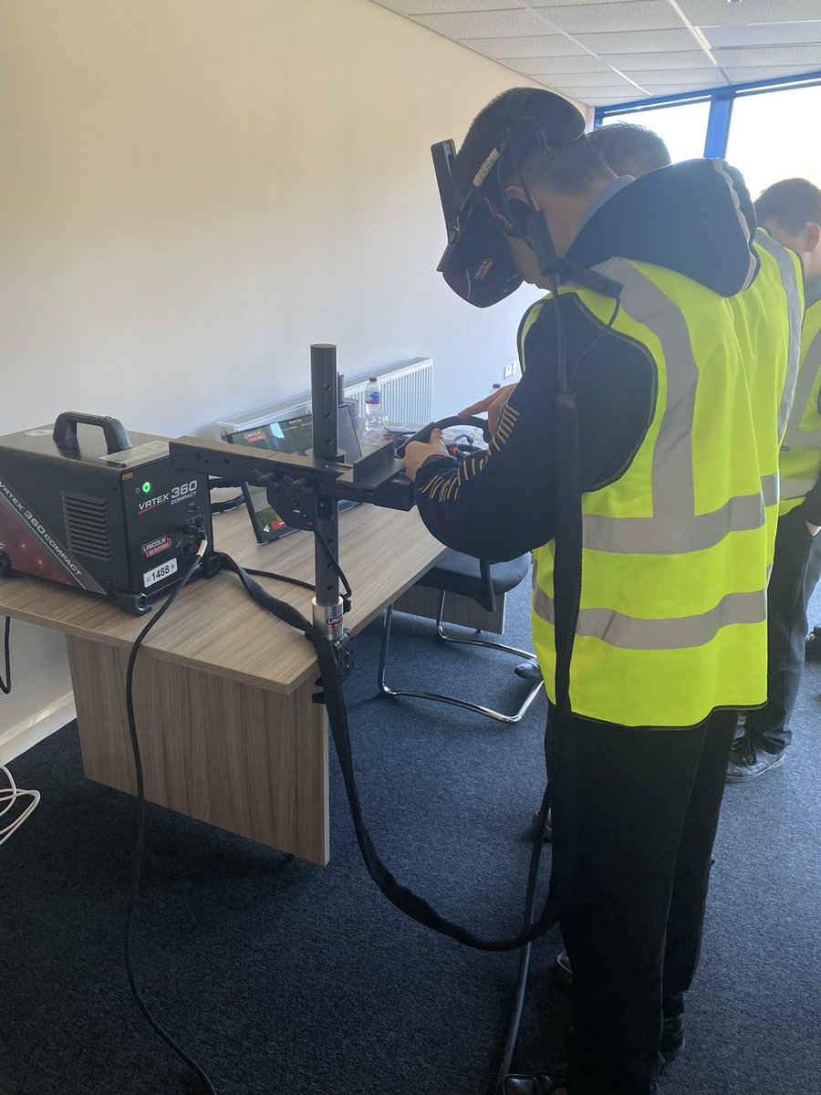 wecgroupltd's tweet image. We had students from @DarwenVale visit our WEC Engineering Academy today and they got the chance to try their hand at welding on our @LincolnElectric Virtual Welding Simulator!

#Apprenticeships #WorkWithWEC #BuildTheFuture #SkillsForLife #Manufacturing @Apprenticeships