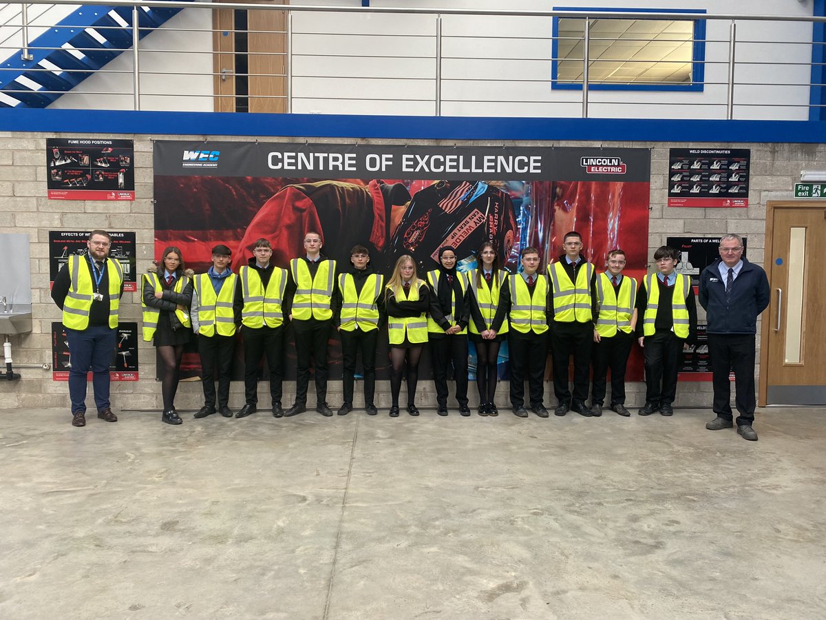 wecgroupltd's tweet image. We had students from @DarwenVale visit our WEC Engineering Academy today and they got the chance to try their hand at welding on our @LincolnElectric Virtual Welding Simulator!

#Apprenticeships #WorkWithWEC #BuildTheFuture #SkillsForLife #Manufacturing @Apprenticeships