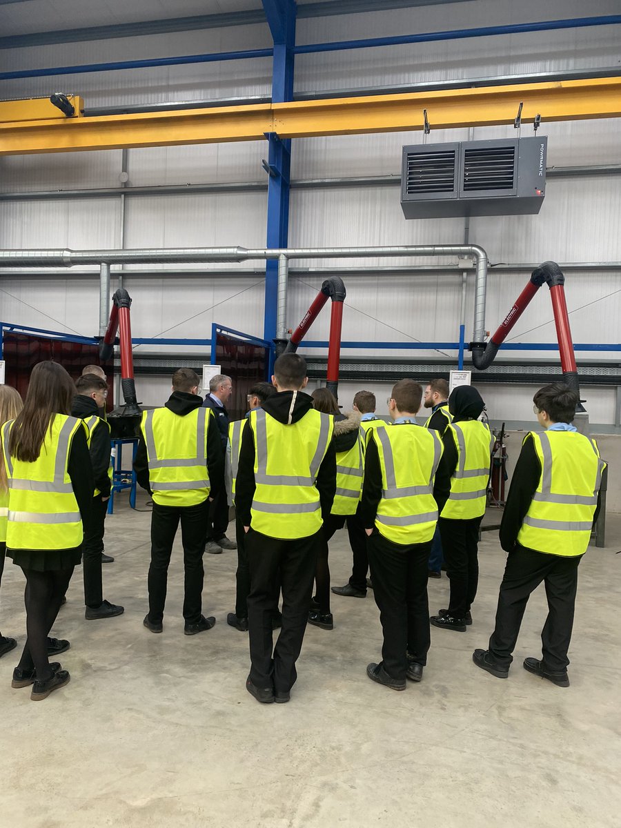 wecgroupltd's tweet image. We had students from @DarwenVale visit our WEC Engineering Academy today and they got the chance to try their hand at welding on our @LincolnElectric Virtual Welding Simulator!

#Apprenticeships #WorkWithWEC #BuildTheFuture #SkillsForLife #Manufacturing @Apprenticeships
