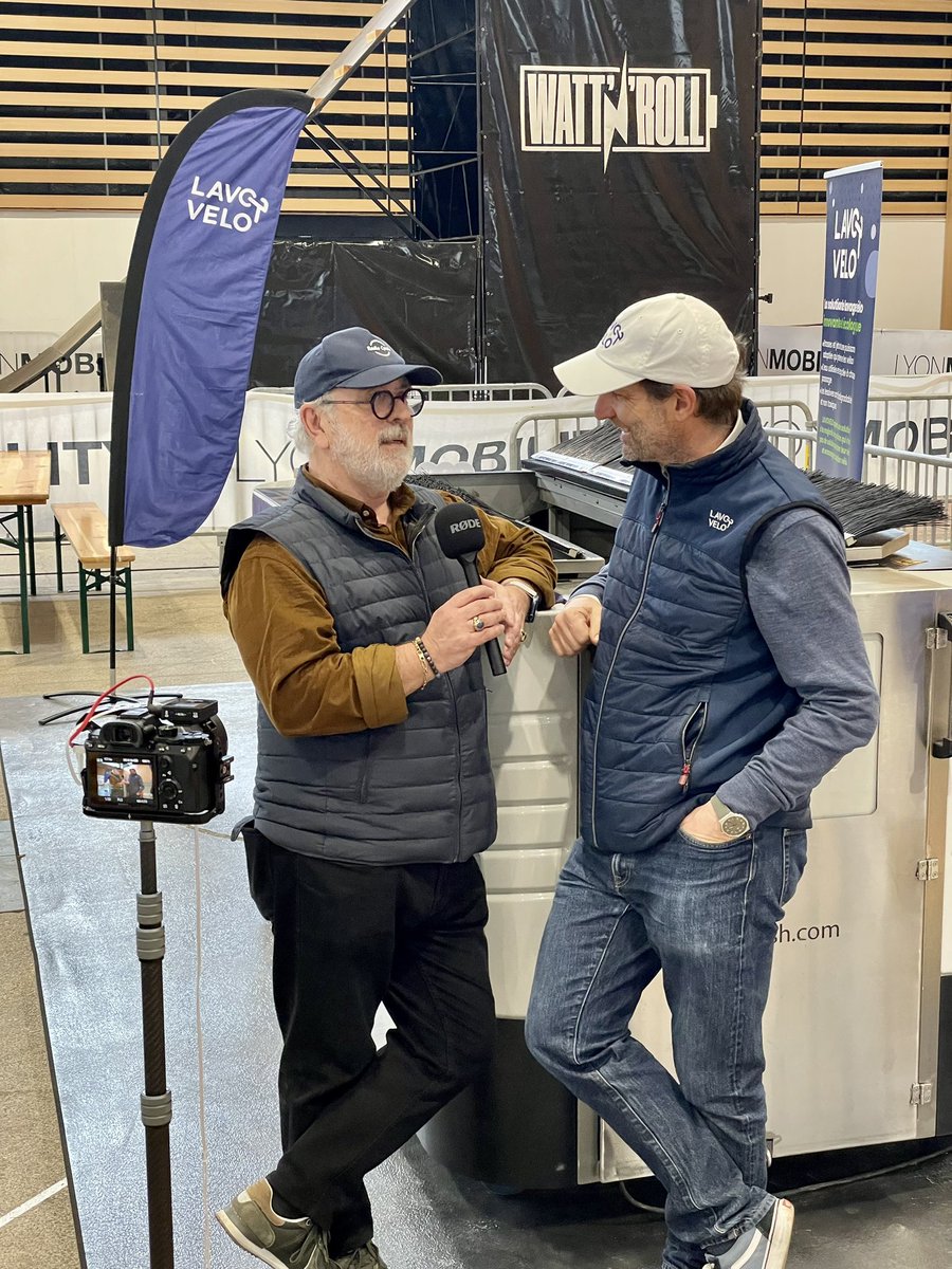 LAVOVELO_France's tweet photo. Interview en cours avec @CycloRadio par @Montellano13A sur le salon #LyonMobility ! https://t.co/kYNmTYni86