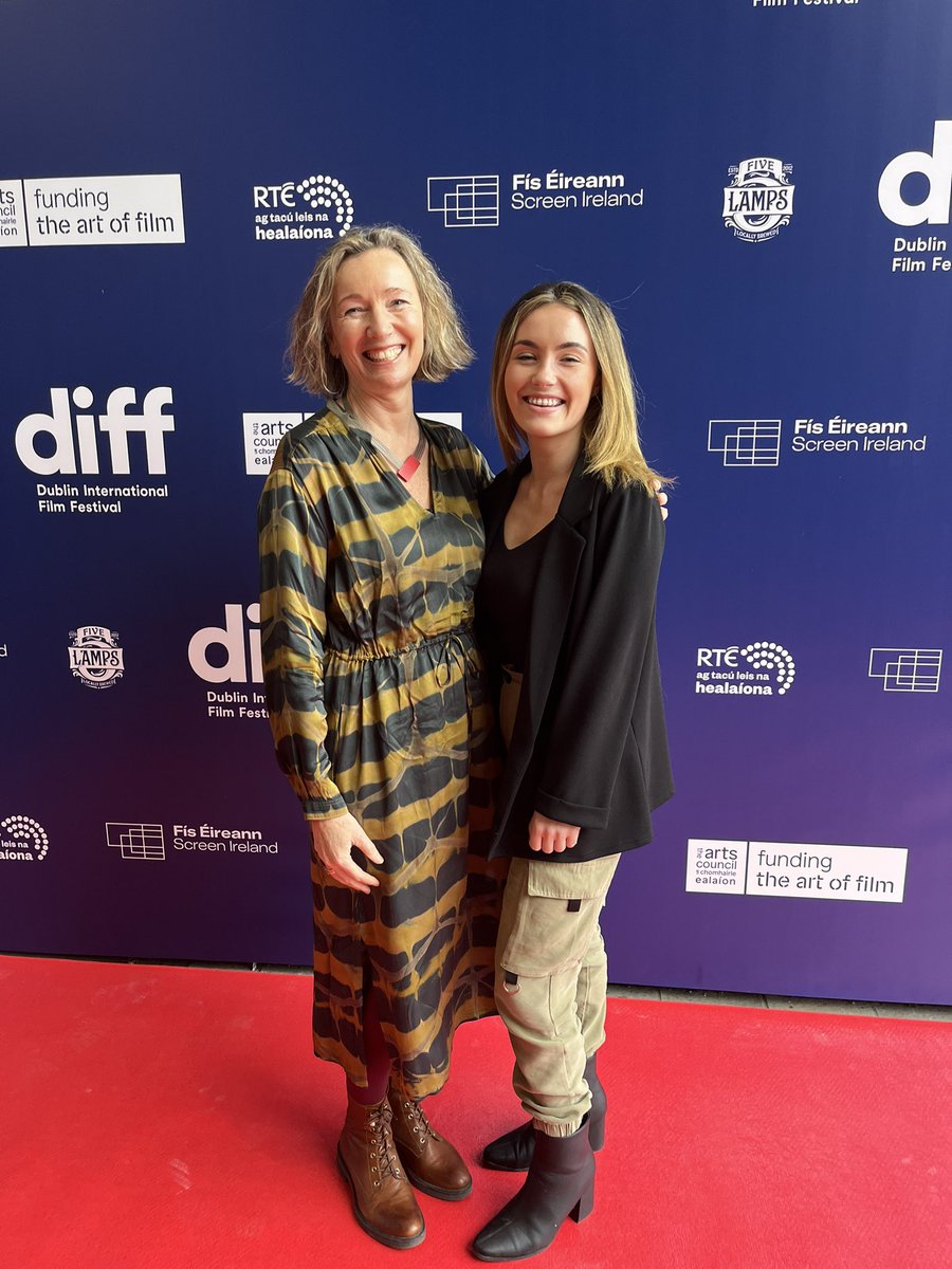 traenailnemeton's tweet image. Comhghairdeas lenár scoláire Lia Nic Craith agus a céad scannán iontach ULTRA run 🏃‍♂️ 🏔️ ainmnithe do #Firstframe @DublinFilmFest 🎥
@nemetontv @SETUIreland