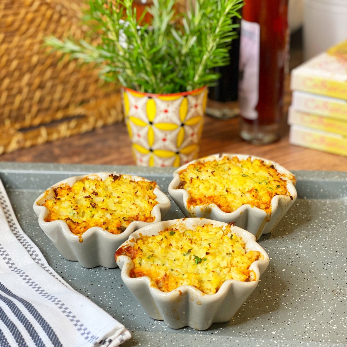 BallyknockenHCS's tweet image. Another quick and easy recipe! This beautiful Cottage Pie ties in perfectly with this week's theme of using up those leftover veggies in your fridge! 🥕

#easycooking #cookingrecipes #mealprep #quickmeals #cottagepies #healthyfood #nutritiousfood #veggies #healthylife #familyfood