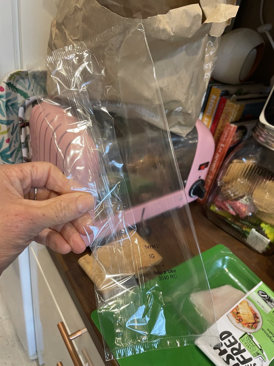 writinggoaway's tweet photo. ⁦@MindfulChefUK⁩ sealed empty bag instead of Thyme - not very helpful. https://t.co/tU7AB8IP5p
