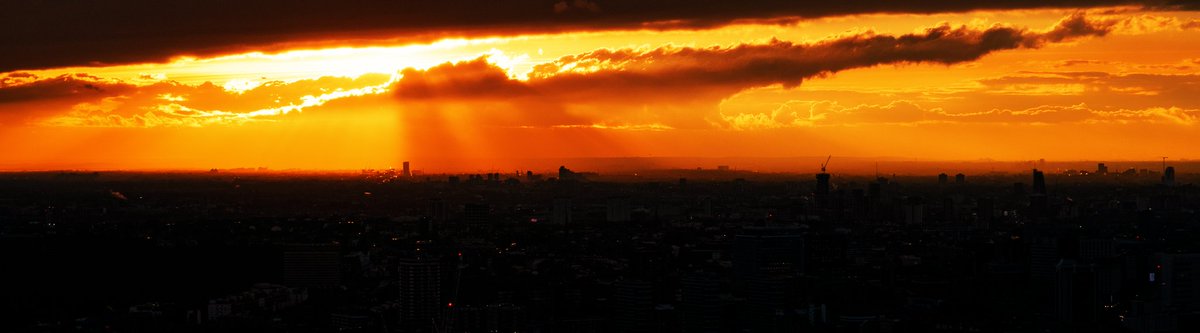 There are a few sights that stick with you forever - the London skyline at sunset from the BT Tower with @WickedCyber at the end of the @Cyber912_UK competition is one of them. Pleased to say at least one image came out ! #ukcyber912