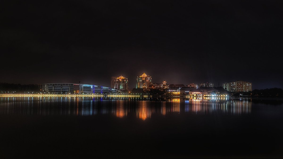 wongmld's tweet image. It's another evening shift for me but boy what a comforting waterfront view. I couldn't help but to stop and take a picture using my mobile. The lake was so calm after a heavy down fall earlier this evening. #mindfulness #photography #S20FE