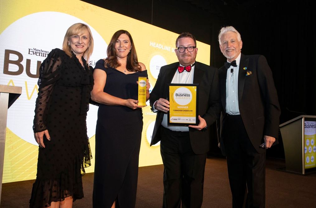 MENAwards's tweet photo. Throwback Thursday to one of our #Proud #Winners 
@GreatDrams
Our awards are completely FREE TO ENTER. For your chance to be a winner, simply head to the website https://t.co/ZdYTMnIzs8 
#MenBusinessAwards
@MENBusinessDesk 
@MENnewsdesk 
@businesslive https://t.co/8zj03nAnd1