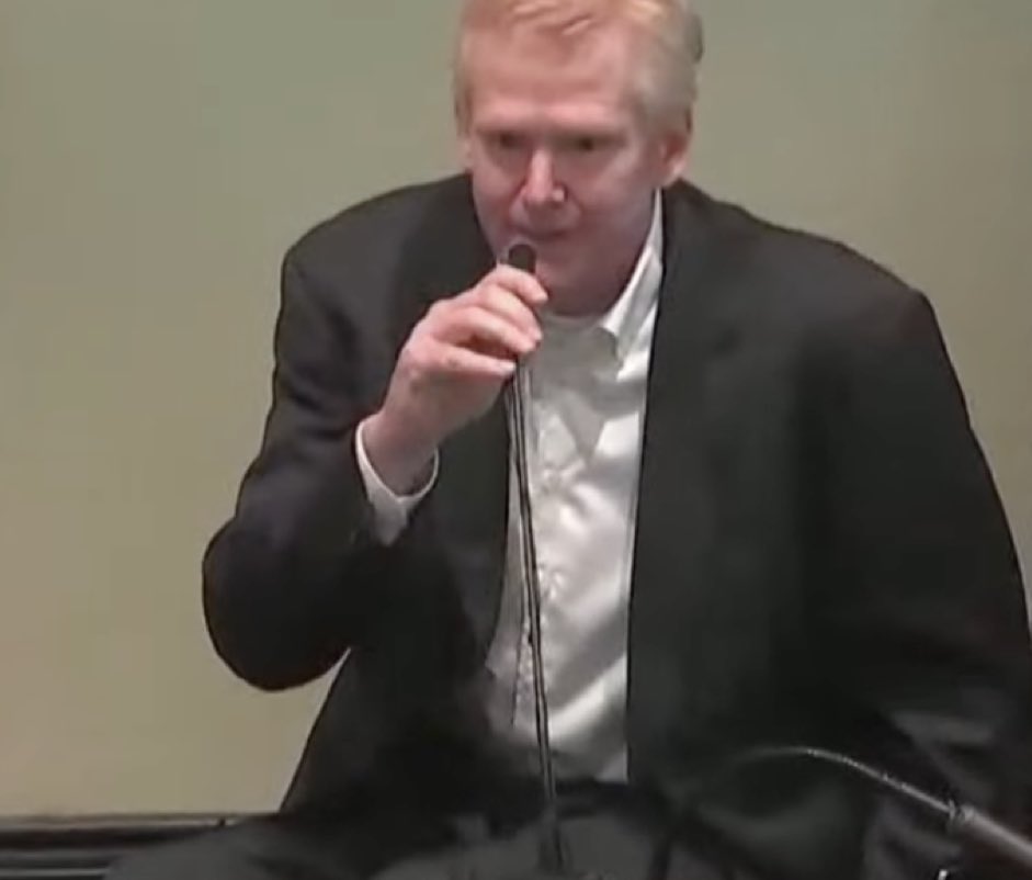 lrachelt's tweet photo. HE’S TAKING THE STAND!!???? At this point, what’s a perjury charge…Can’t wait to see the #BigCreightonEnergy @MandyMatney 
 #murdaughtrial https://t.co/Qqt4ksXKxL