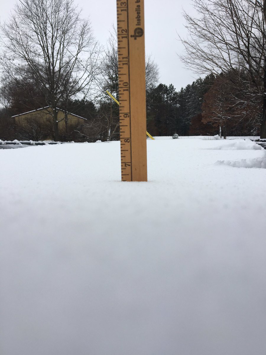 mathmanfox's tweet photo. @NWSGrandRapids 
Snowfall 2 miles south of Big Rapids. Top 1/4” is icy. https://t.co/jjuYJti60h
