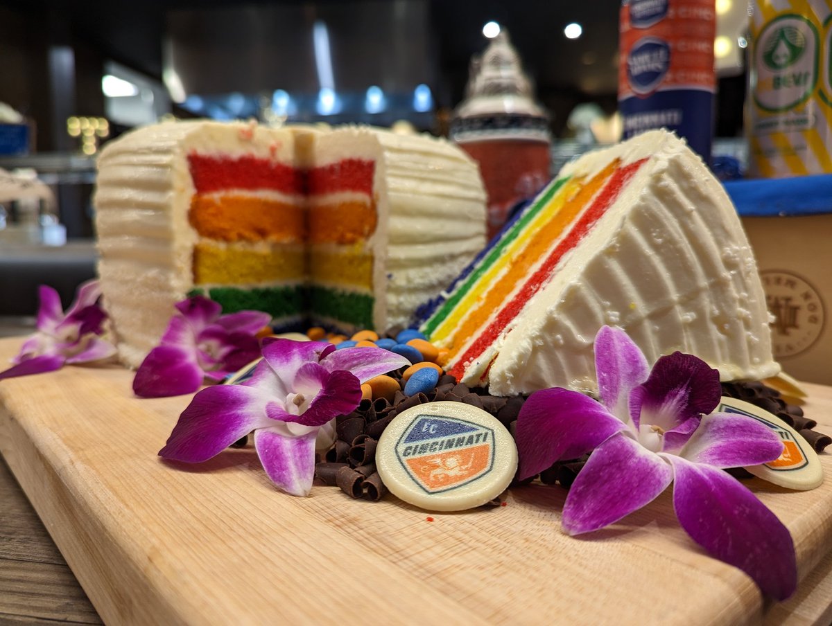 Chef Phil Baxman previews this season's new food offerings <a href="/fccincinnati/">FC Cincinnati</a>. 😋 #FCCincy #soccer #cincinnati #food #dining #chef