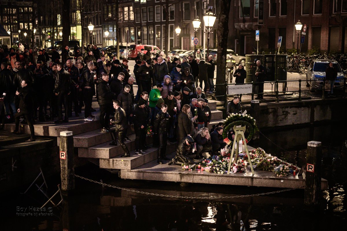hazes007's tweet photo. Een indrukwekkend afscheid van Axe Leito. Veel sterkte voor iedereen met dit grote verlies van een prachtig geliefd mens. Hier een beeld uit de grote serie.
@parool @AT5 @volkskrant @COCNederland https://t.co/wB6TbqjKSZ