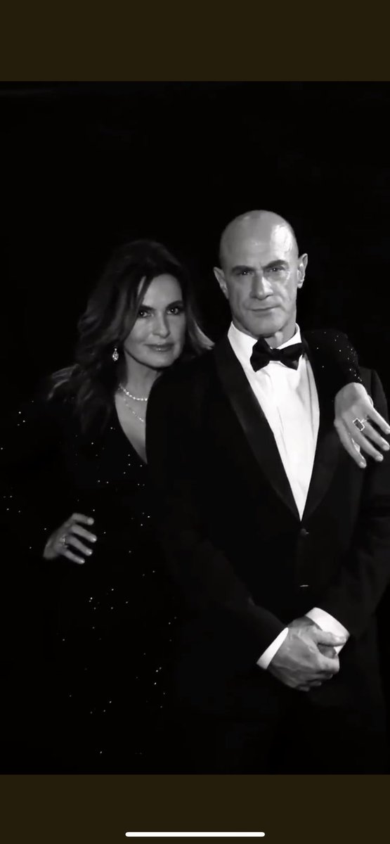 detunstabler's tweet photo. my theory on the emmys is, they weren't supposed to stand out the way they did... social media was flooded with chriska content and most of it was people asking if they've fucked, so yeah, grounded kids vibe. https://t.co/v2aeKEj4Ba