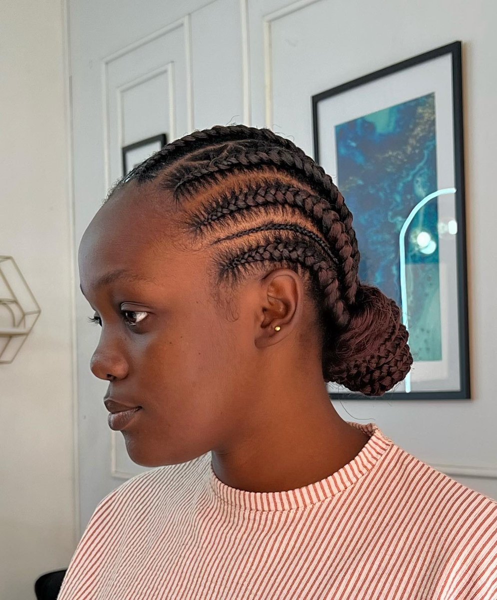 sleek_ug's tweet image. Stitch braids slayed by us @sleek_ug 
Book your hair &amp;amp; makeup appointment with us by call/Whatsapp ☎️: 0757716514 for the best service…