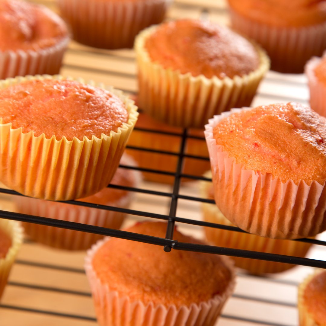 Our Spice Drops are perfect for cafes and bakeries! 

4 drops = 1 vanilla bean pod or 1/4 tsp of vanilla extract - with each bottle having a 3 year shelf life, batch baking has never been easier! 🍪🍰🧁

holylama.co.uk/products/vanil…