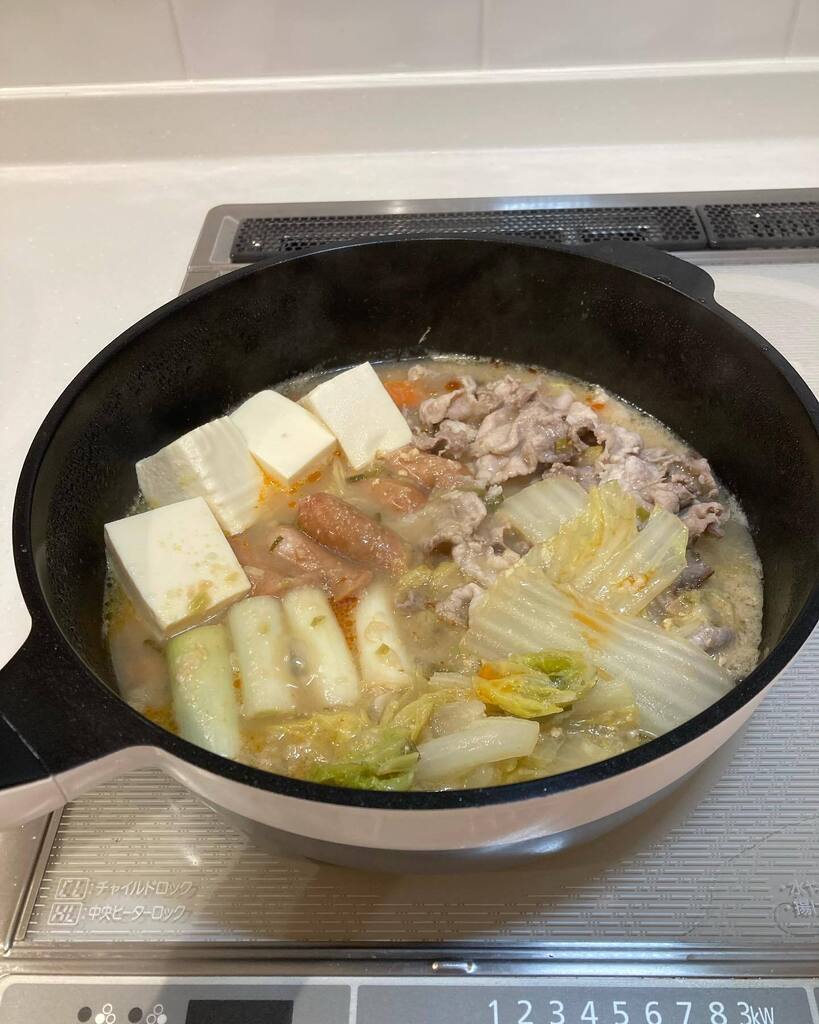 eriguchi0420's tweet photo. #鍋 #味噌ベース https://t.co/Xx2GlQYFKs https://t.co/cAdVQr99L6