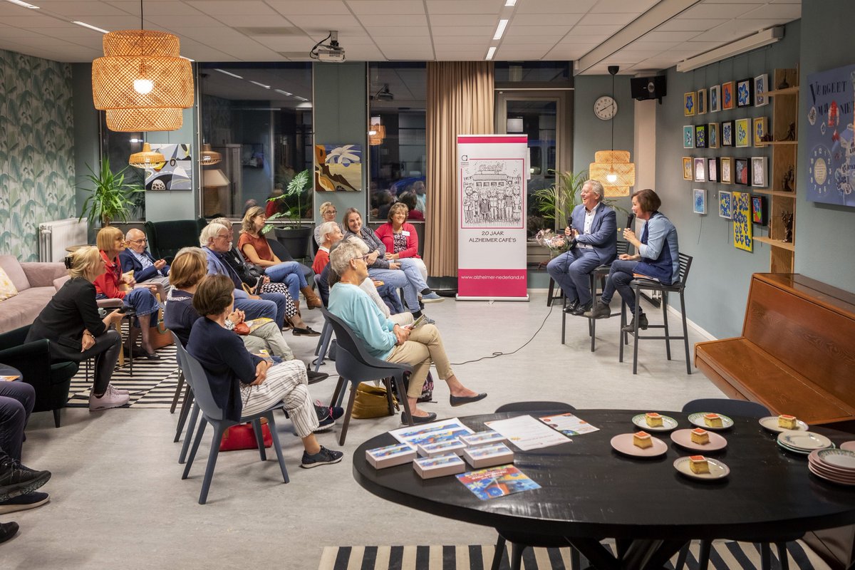 Elke derde woensdag van de maand is het #AlzheimerCafé Voorschoten geopend van 19.00 tot 21.00 uur. Een ontmoetingsplek voor #familie en #mantelzorgers van mensen met dementie. florence.nl/familieverhalen