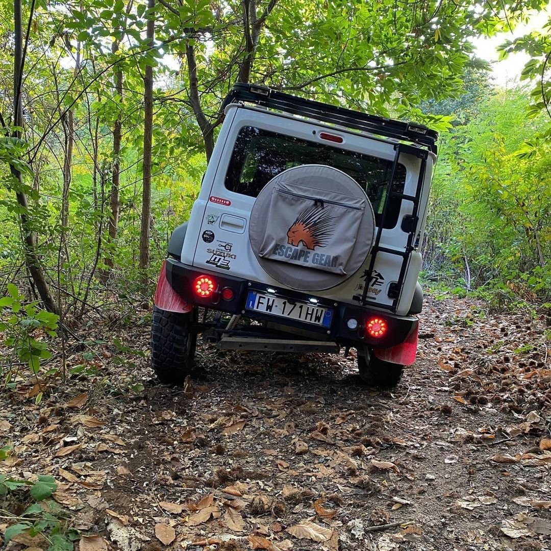Escape Gear custom covers are a must-have essential to protect your spare wheel! ⁠
⁠
Hit the product page on our website to find yours now✨bit.ly/3Kq4A8E✨ 
⁠
📸: @nuovo_suzuki_jimny_italia

#escapegear #adventure #sparewheelcover