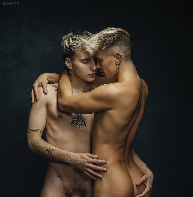Naked hugs are the best 🤗🤤🤤🤤😈 Retweet if you agree 😏  With Italian hottie @bebefax 🥵 Shot by @karrde_pl<a href="/tag/standwithukraine"class="tags"><span>#standwithukraine</span></a>