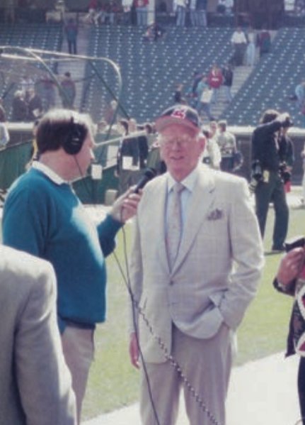 MrCleveland_216's tweet photo. February 23, 1994: Indians Park⚾️
New Tribe owner Dick Jacobs negotiates rights to name new Gateway $362M baseball field (interim name "Indians Park").
"Jacobs Field" becomes official 1 month later for $10M price tag
#JacobsField #TheJake https://t.co/yszLJ6TTor