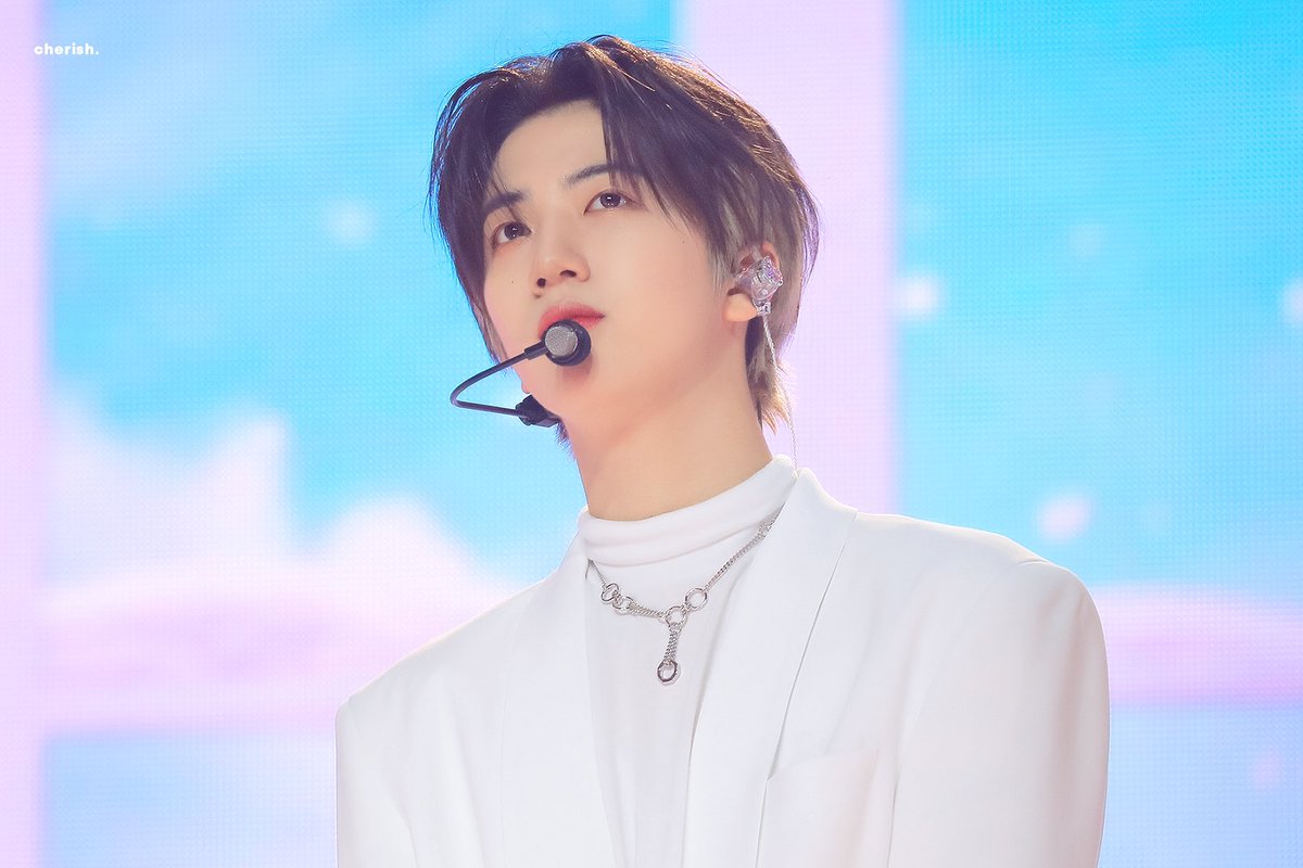 cherish_hwj's tweet photo. 230218
CRAVITY FAN-CON ＜Dear My LUVITY＞ 
DAY 1

If you come as the rain, I won't be able to avoid it

#원진 #함원진 #WONJIN #크래비티 #CRAVITY https://t.co/XYg19FFTPN