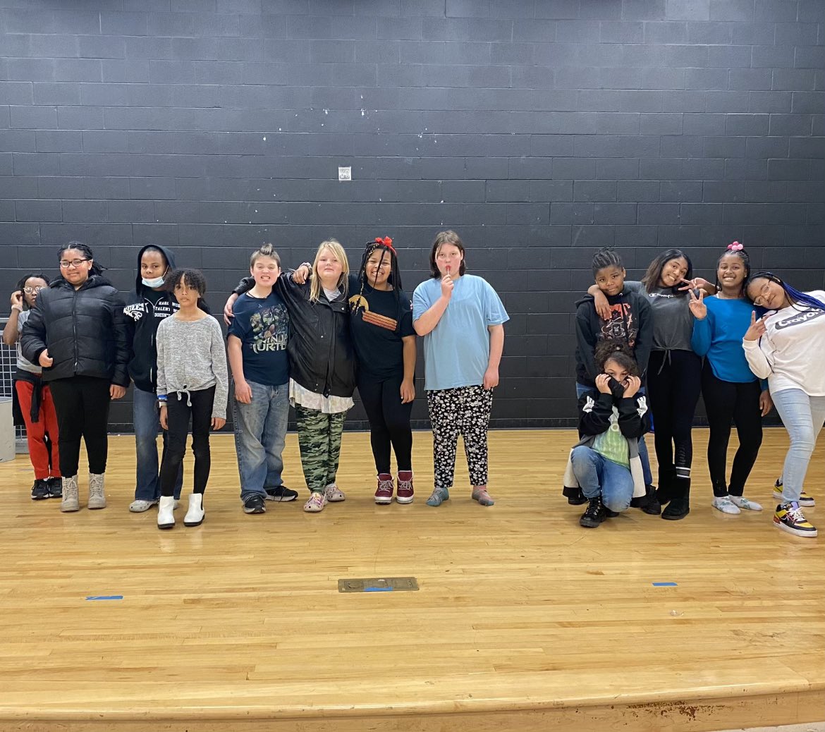 DEAEdFoundation's tweet image. DEAEF Youth Dance Program students in Charleston, WV take a quick photo break. #YouthProgram #dance #prevention