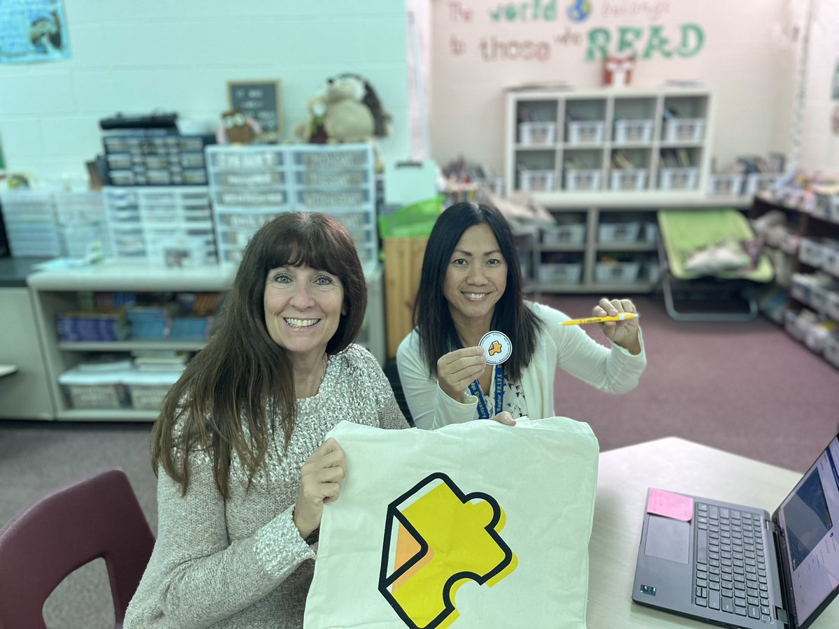 D202ITC's tweet photo. Coaching and cupcakes session with #technologycoach @BrunosClass - how to use @edpuzzle in your classroom! Thanks @swansonkinder @sestasclass and Mrs. Hernandez for attending! #blendedlearning #edtech @PrideRidge #edutwitter https://t.co/tHKrsNBxxu