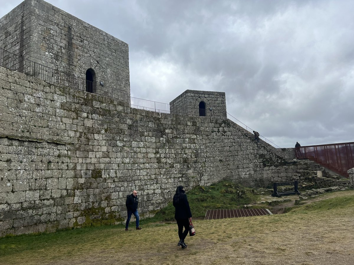valsipam's tweet photo. Visita al futuro de centro #SIPAMdoBarroso de interpretación e investigación y al castillo de #Montalegre en @Montalegre #agriculturalheritage #sustainabletourism #giahs @coesao_pt @agricultura_pt @cmboticas @FAO @Sudoe5 @AgriculturAnd @AgapaSipam https://t.co/8fyZGdPjvP