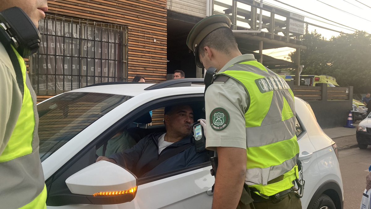 Senda_Valpo's tweet image. 🚨Directora regional (s) María Victoria Contreras encabezó con @DPRValparaiso, @MuniZapallar, @DPPPetorca y efectivos de @CarabValparaiso un operativo #ToleranciaCero en Zapallar, entregando recomendaciones para evitar accidentes por consumo de sustancias. #CuidémonosEntreTodos