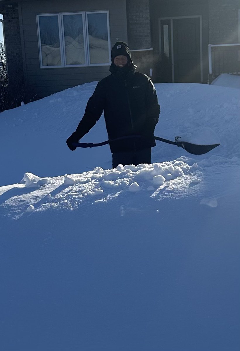 LeaderJohnThune's tweet photo. The before and after on my driveway this morning. This would have been the year to break down and buy a snowblower. Mark me down as ready for Spring. #sdwinter #lovineveryminuteofit https://t.co/7sOkmCpbn3