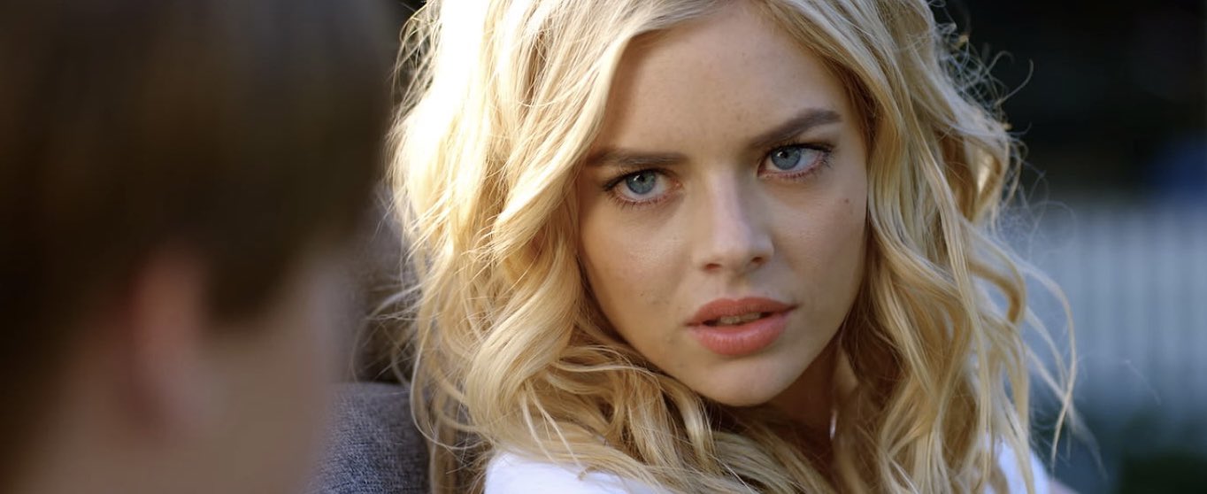 Happy birthday to a REAL scream queen, miss samara weaving 