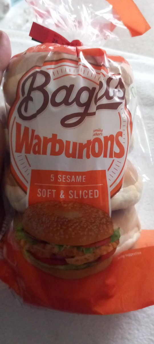 josifmark's tweet photo. @Warburtons umm my sesame seeds seem to be missing 😕 😢 😂 #sesamegate #gone (came in a home delivery so I didn't pick them!!) https://t.co/zefNKOmK4u