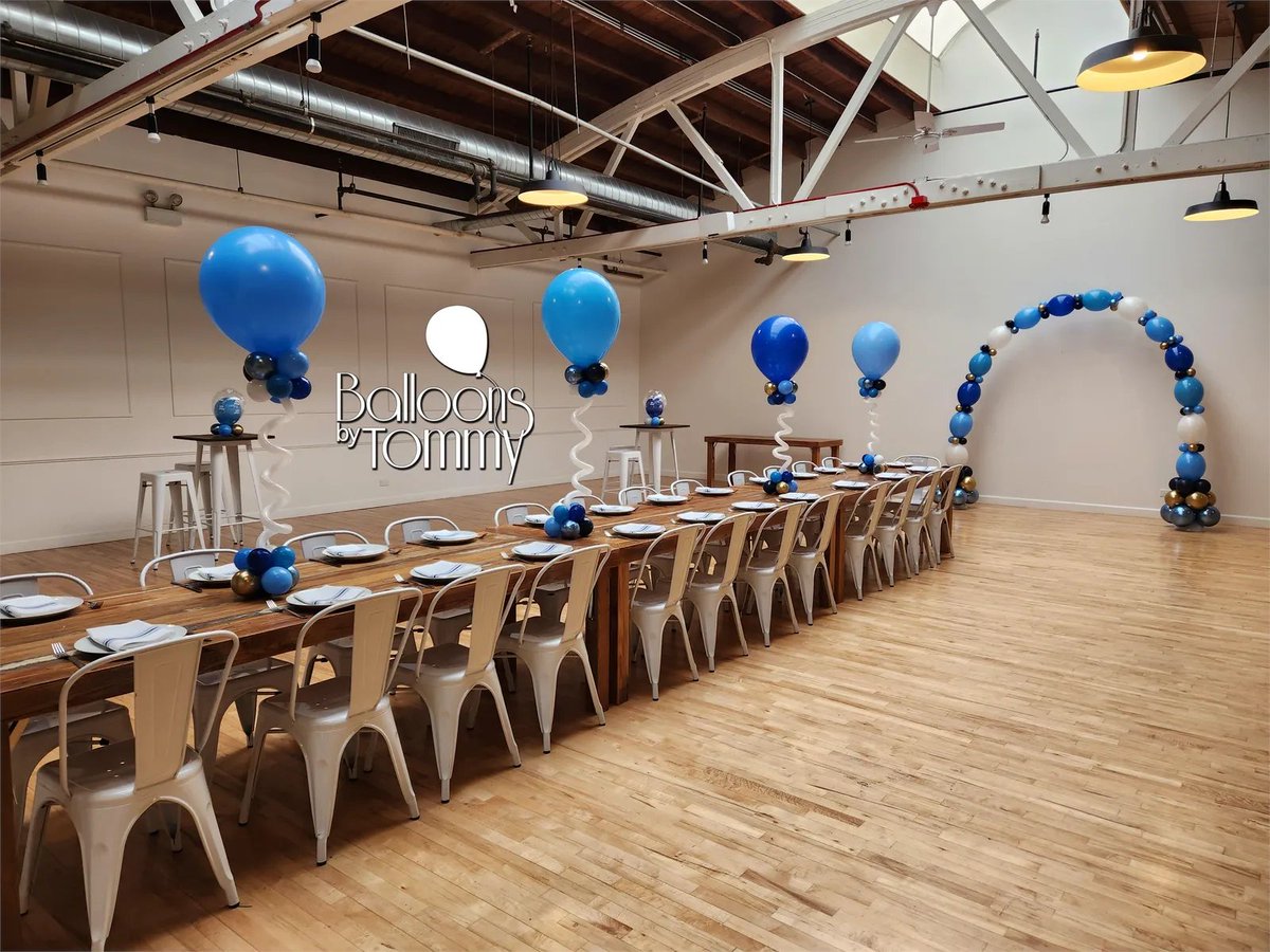 A simple and elegant balloon decor setup for a special birthday party!

#celebrate #birthday #birthdayballoons #balloonsetup