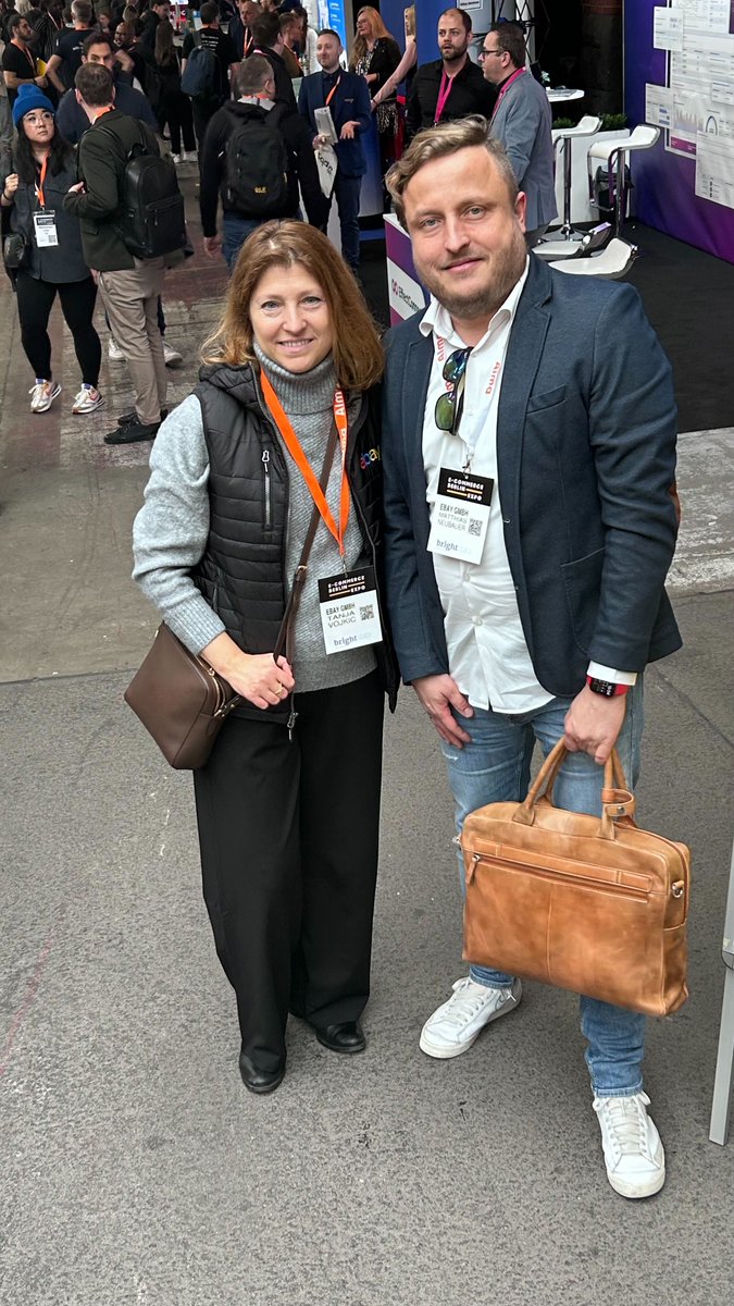 eAG_DE's tweet photo. Wir sind heute auf der @ecommerceberlin. Neben Branchentrends rund um den Onlinehandel fanden unsere Expert*innen auch Zeit fΓΌr einen Austausch mit unseren HΓ€ndler*innen zu den spannenden Themen der stetig wachsenden Messe.
#EBE23 #EBE2023
π Unsere Messe-Impressionen π https://t.co/zULwmSQkH8