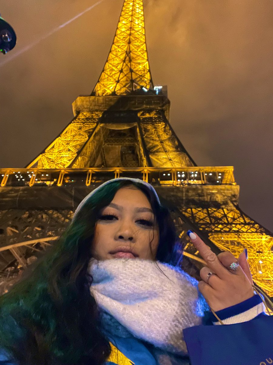 jadeleannne's tweet photo. One night in Paris 🤍 https://t.co/b4w0B8Brol