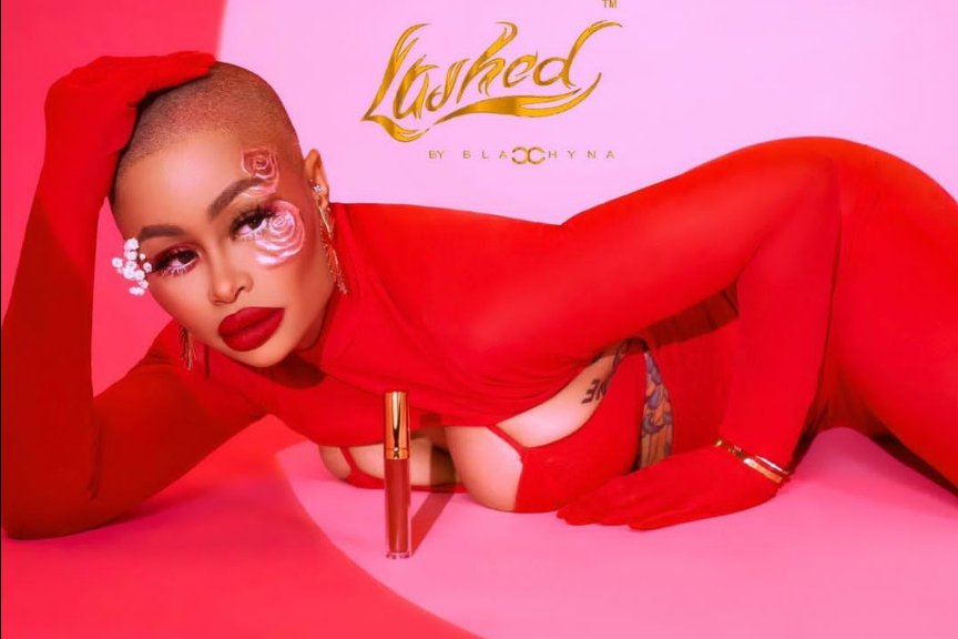 BlacChynaMia88's tweet photo. When I'm not @ home being King's mom, I'm all work no play in this bish! Get dolled up with Lashed cosmetics. Online or @ my salon! https://t.co/sMYbjuyGL8