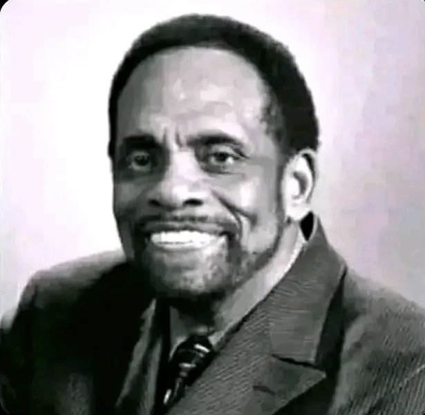 gudelebwoy's tweet image. Meet Kenyi Isaac, the first Kuku man from kejo keji to tell a woman "I'l see what I can do" and did nothing in 1823.
#SSOT 🇸🇸