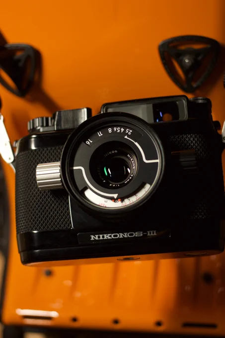 NIKONOS III時々どうしたらそんな発色になったり妙にキリッとした写真撮れたりするのか気まぐれなところがあるけど本当にいいカメラなんです 