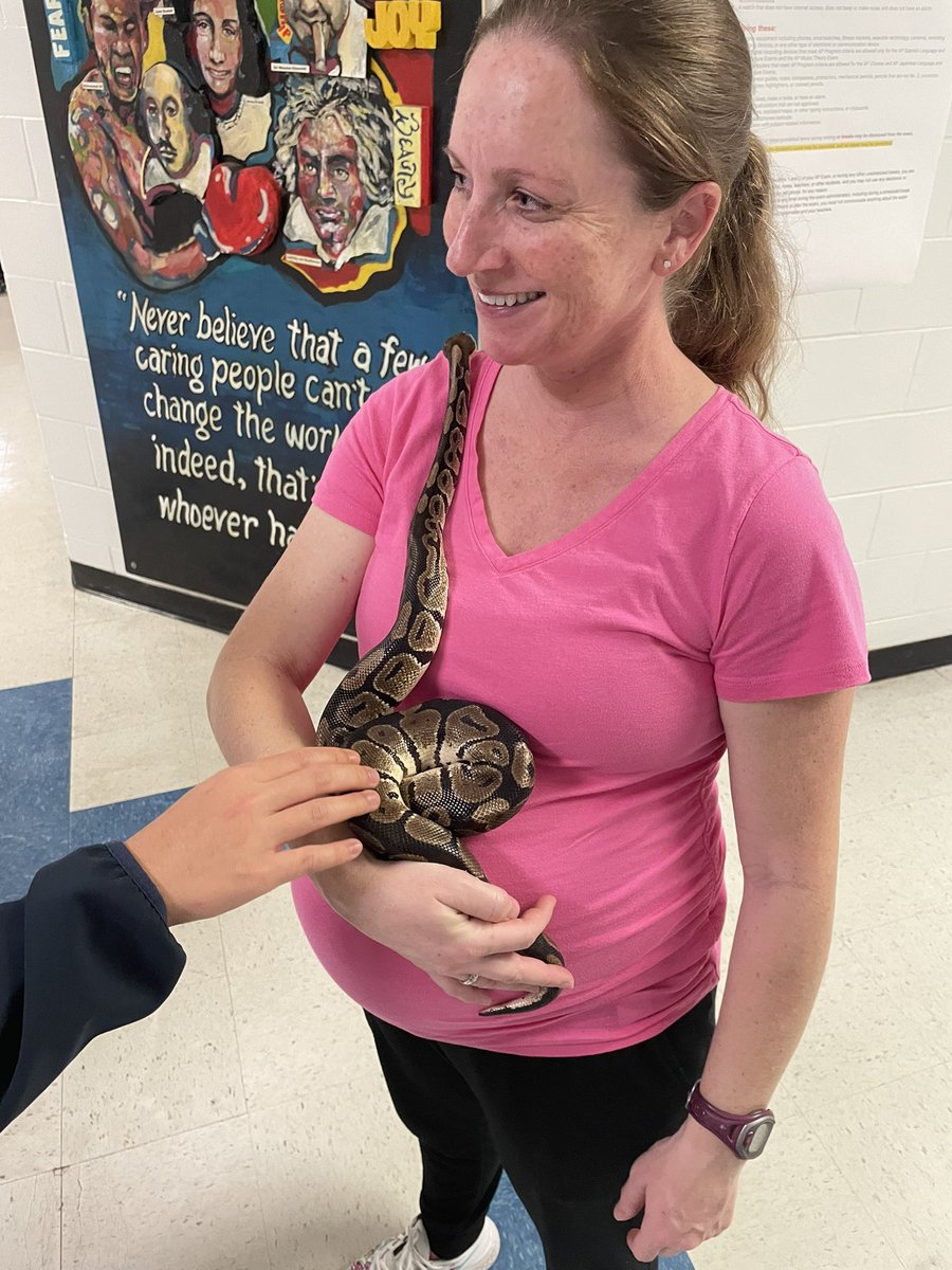 IHSSciResearch's tweet photo. When the kids expect you to freak out, but you don’t! 😂 

“Wanna hold the snake?” 
“Sure!”
#FFAweek #nationalFFAweek #ReptileDay https://t.co/gH7rFK4zQJ