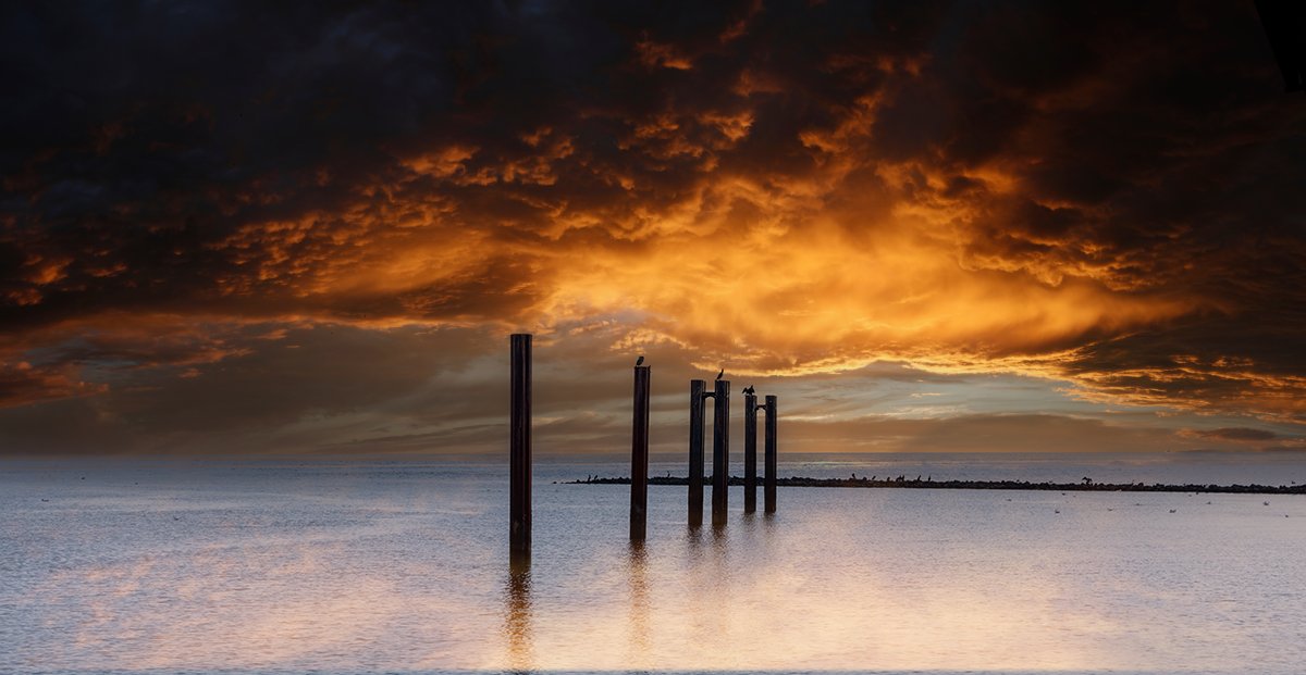 raw_pix's tweet photo. Geht es Ihnen auch so, Sie sehen ein Bild mit einem Sonnenuntergang oder einem anderen spektakulärem Himmel und sind fasziniert? https://t.co/AYI5dmxy53
#foto #landscape #art #fotografie #landschaft #reisefoto #wolkenhimmel #artphotography  #nature #nordsee #fake #adobephotoshop https://t.co/WuHyLzJalB