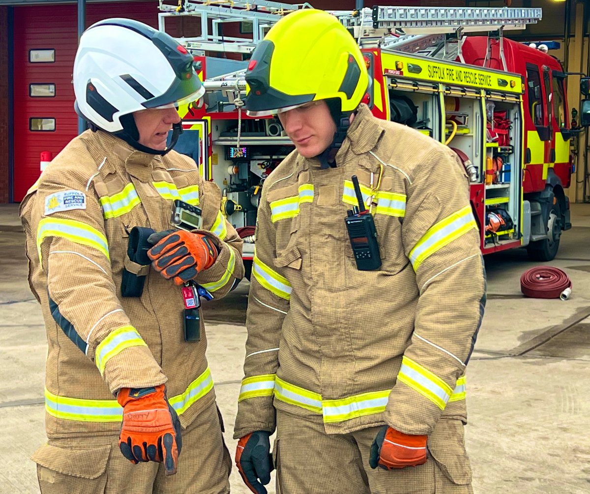 White Watch at #Ipswich East fire station have been busy drilling this afternoon.. Congratulations 🎉🔥🚒 are in order for #Firefighter Sobiak who has today passed his Year One Assessments under the guidance of CM Cooper, SM Cooper, and his watch colleagues. #suffolk #OneTeam 🚒