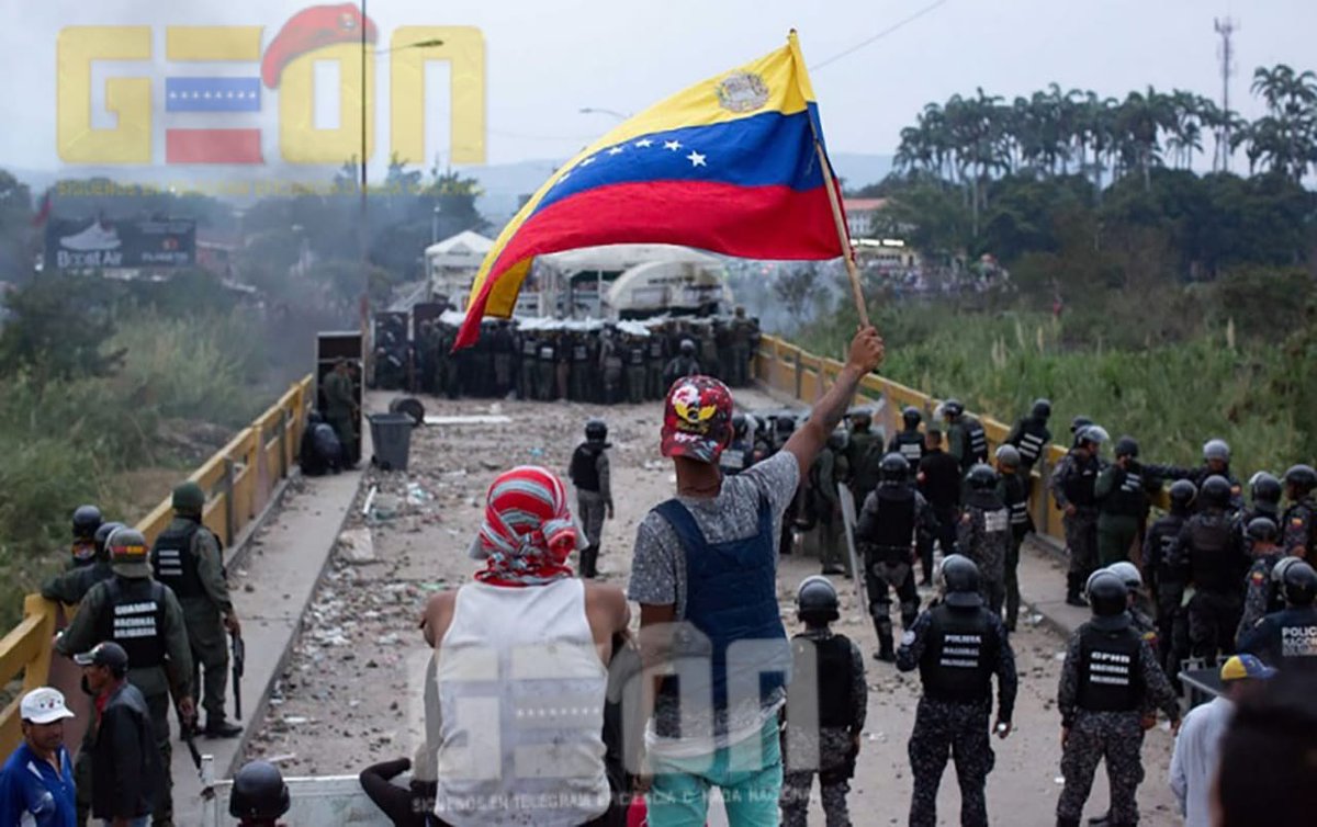 Eficiencia4F's tweet photo. #22Feb23 Hace 4 años le quitamos espacios a la conspiración, con la victoria en la Batalla de los Puentes, para convertirlos en espacios para la Paz. Ahora nuestra frontera colombo-venezolana florece de hermandad y patriotismo.
¡Por Nuestra soberanía!🇻🇪 https://t.co/3FZRbT4WaU