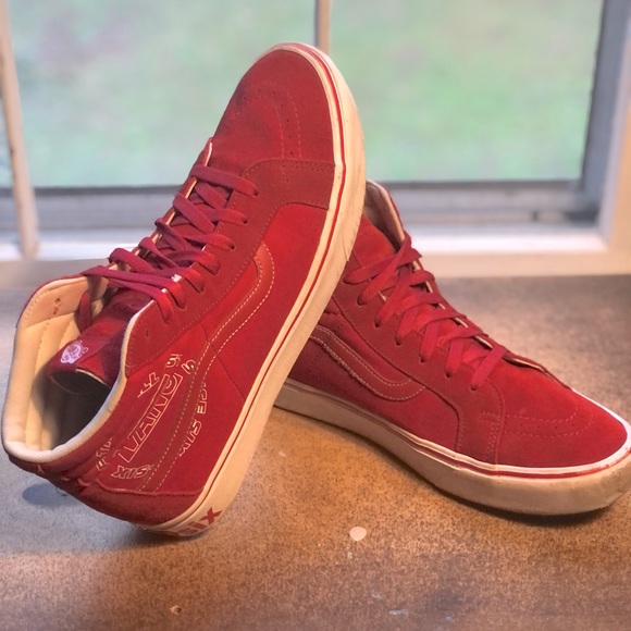 the_pifer's tweet photo. So good I had to share! Check out all the items I'm loving on @Poshmarkapp #poshmark #fashion #style #shopmycloset #adidas #vans #columbia: https://t.co/4LKDO9kM4W https://t.co/PvE1ItDKfF
