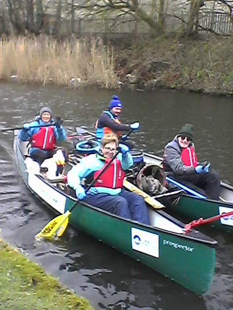 MunroCanal's tweet photo. Great day out with the Burnley Taskforce on Sunday removing litter and debris in  the Canal and along the towpath at Rosegrove. Great job team!

#volunteerbywater 
#LifesBetterByWater https://t.co/PYxokanuTj