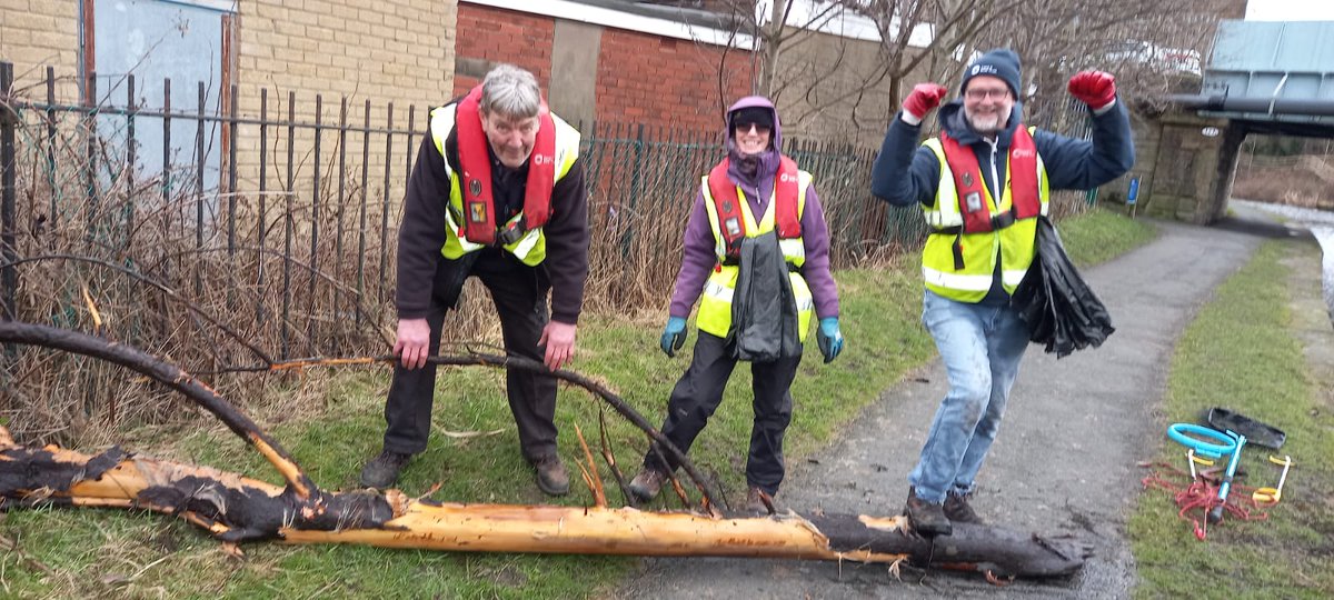 Great day out with the Burnley Taskforce on Sunday removing litter and debris in the Canal and along the towpath at Rosegrove. Great job team! #volunteerbywater #LifesBetterByWater