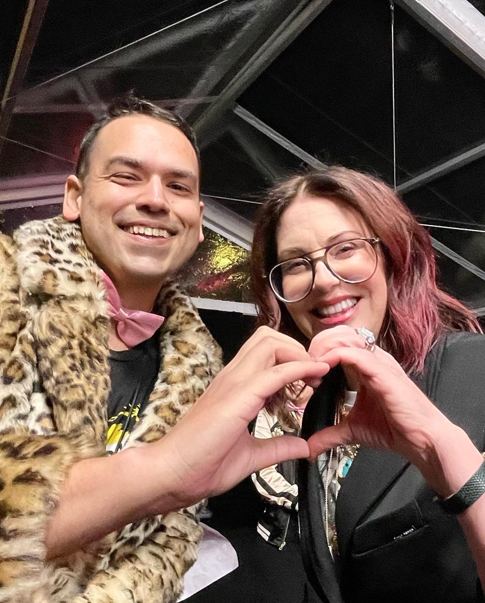 xoxo_glenn's tweet image. Did I mention I also happened to be covering the @PartyDownSTARZ S3 premiere and got to celebrate the party that is life with some people I have admired for years? 🖤 #AreWeHavingFunYet @janemarielynch @MeganMullally