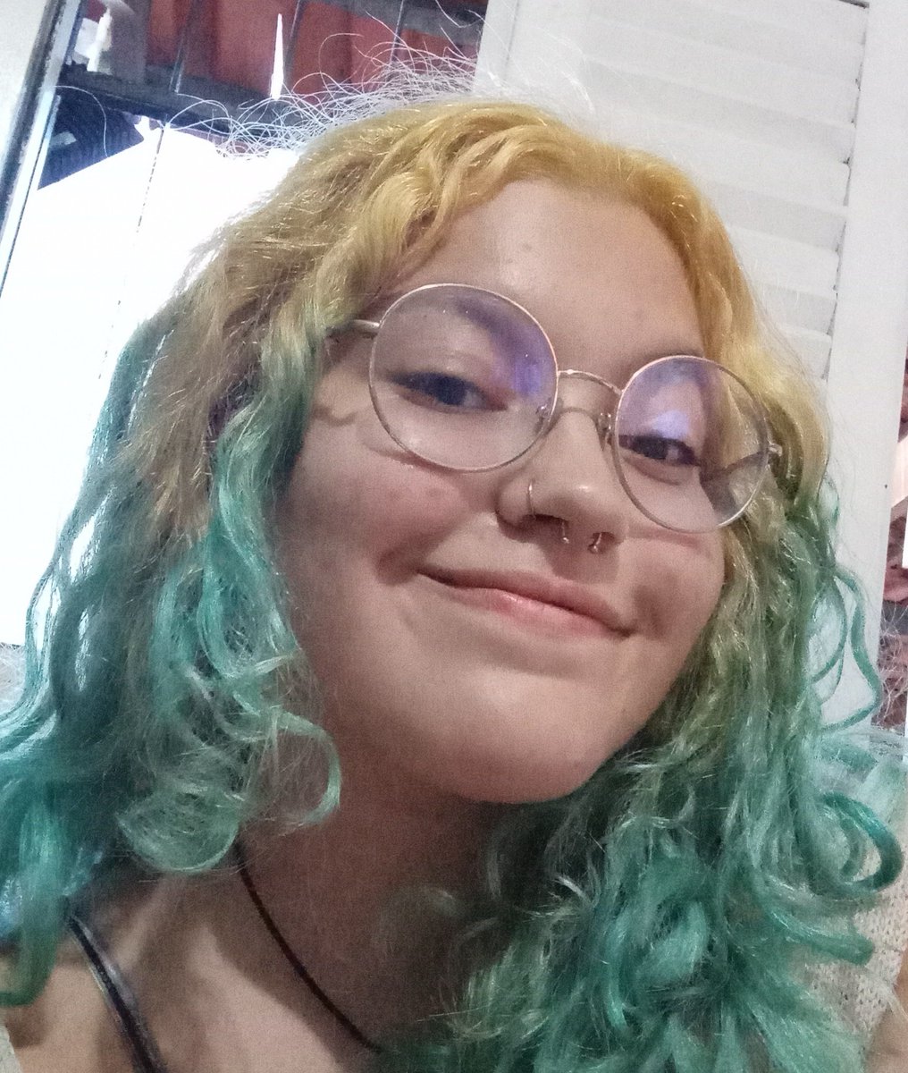 _ohmoon's tweet image. pela minha cara, qual curso eu faria?